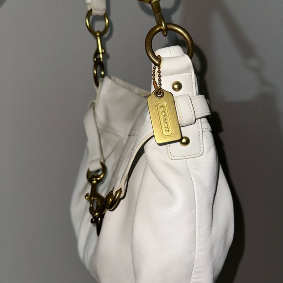 Vintage Coach White Leather Hobo Shoulder Bag with Gold Hardware